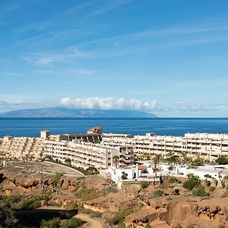 Oceanfront Адехе