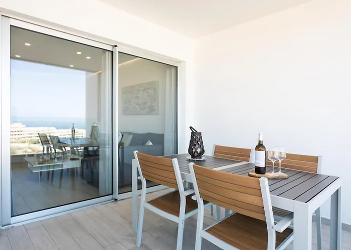 Oceanfront أذيخي