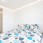 Oceanfront شقة *