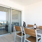 Oceanfront أذيخي